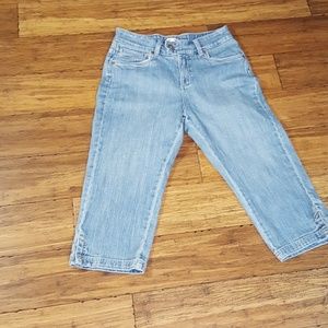 Lee just below the waist knickers